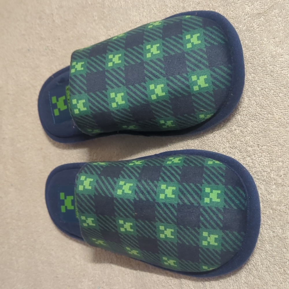 Big Boys Minecraft Slippers House Shoes Slides Size XL 4/5